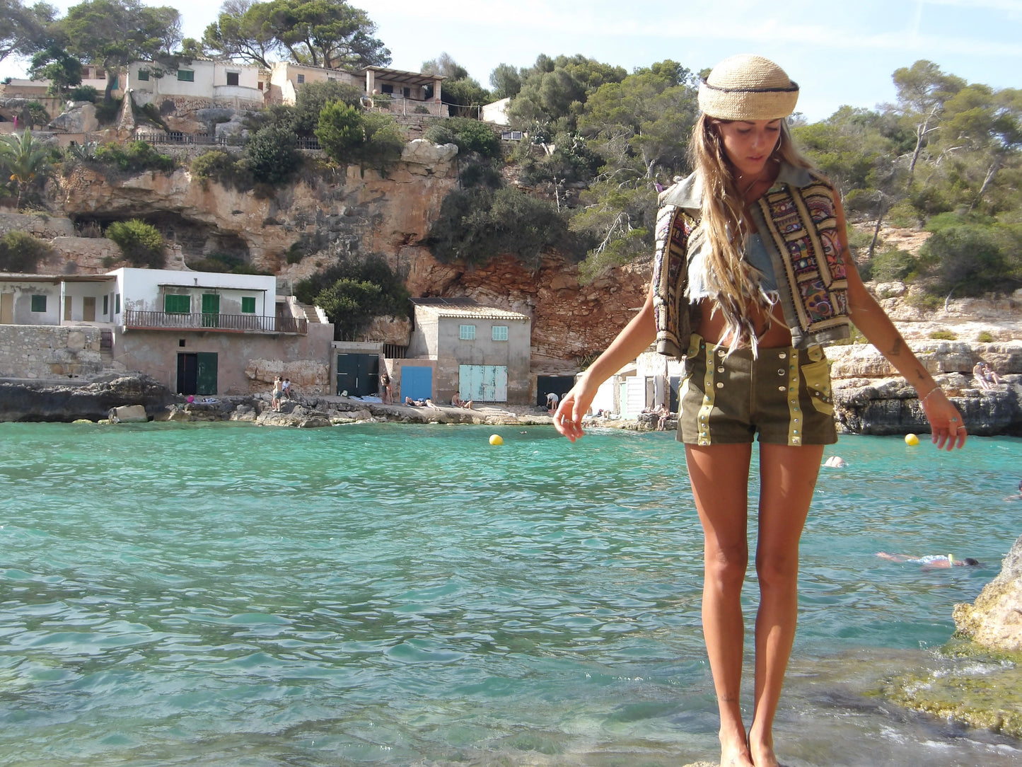 D01-005 - Cala Tribal Vest