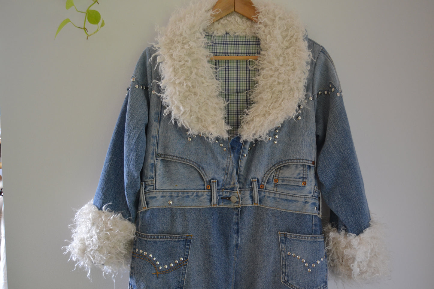 D02-008 - Drover's Flame Coat