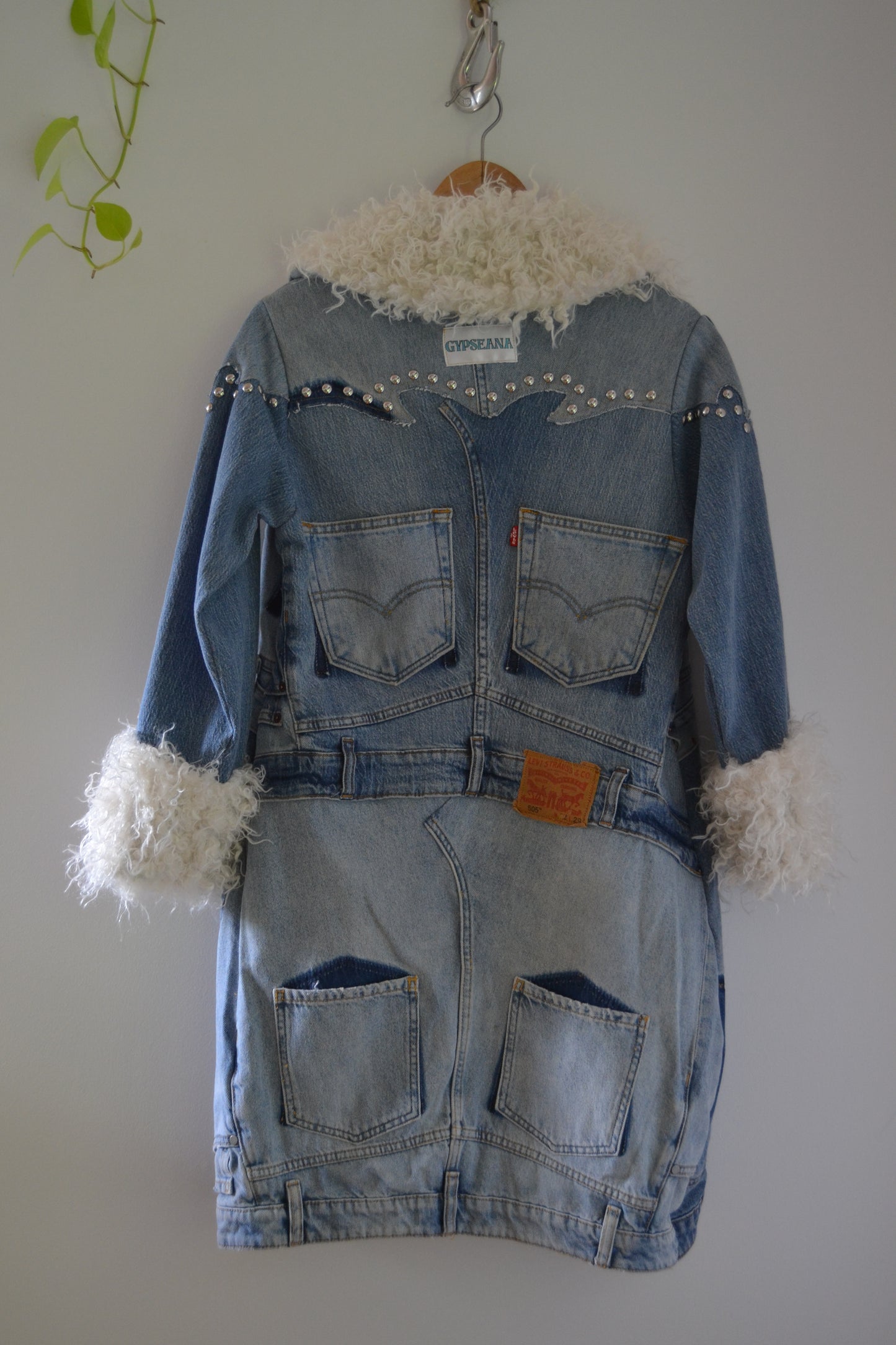 D02-008 - Drover's Flame Coat