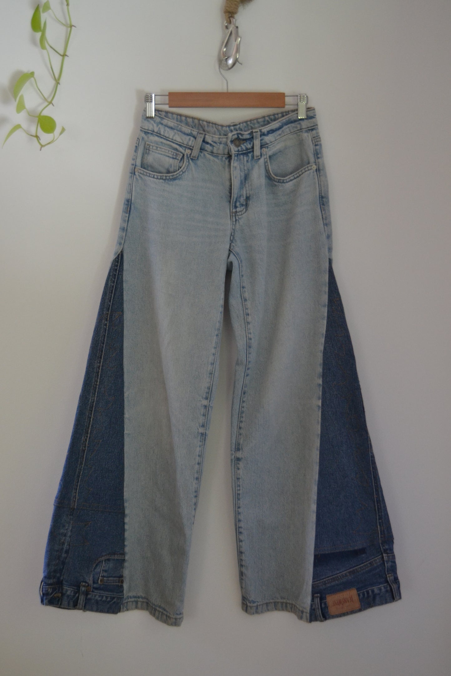 D02-009 - Darling Flare