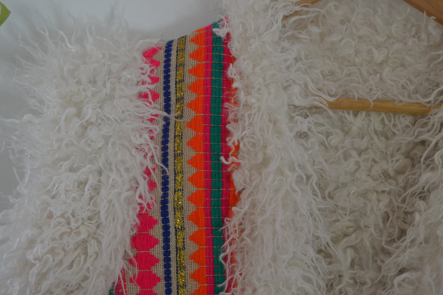 D02-017 - Snowy Vest