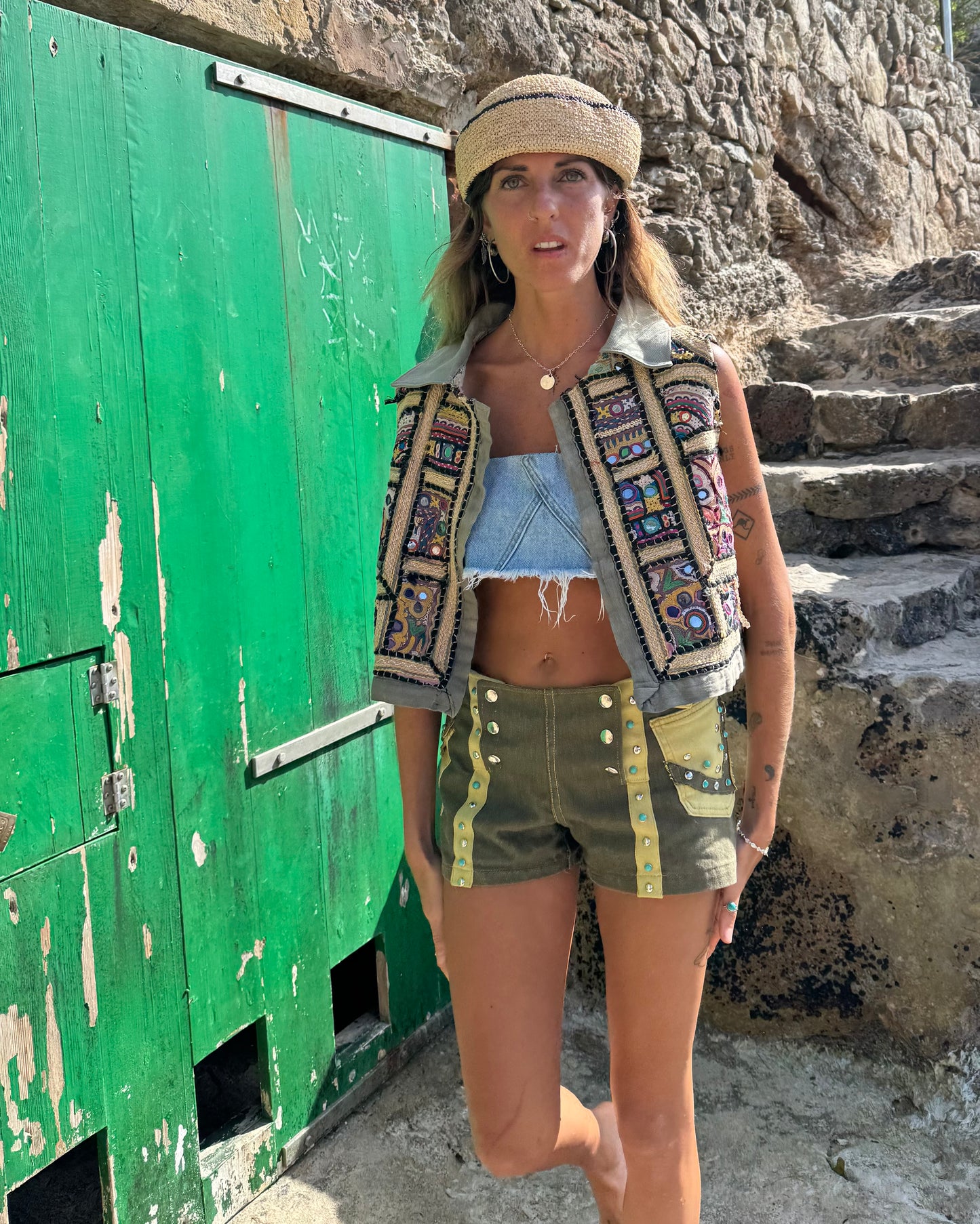 D01-005 - Cala Tribal Vest