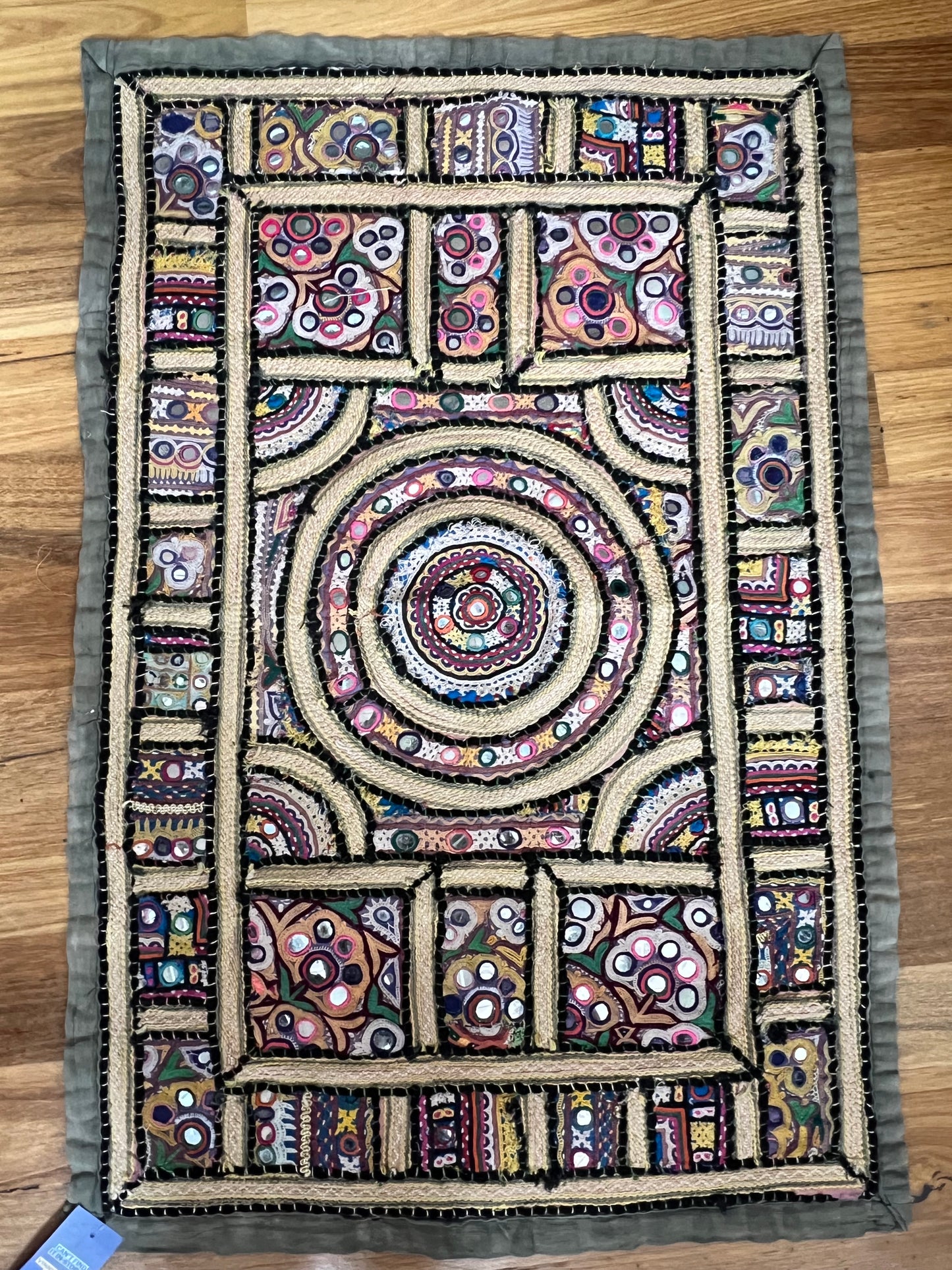 D01-005 - Cala Tribal Vest