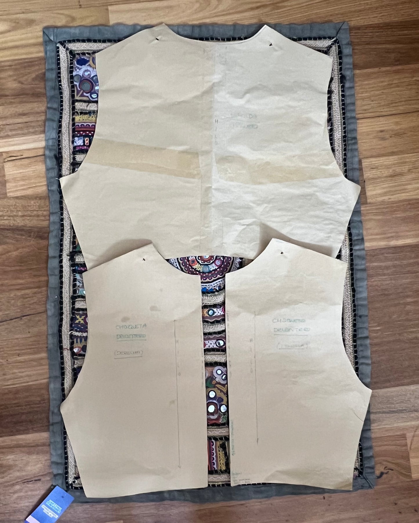 D01-005 - Cala Tribal Vest